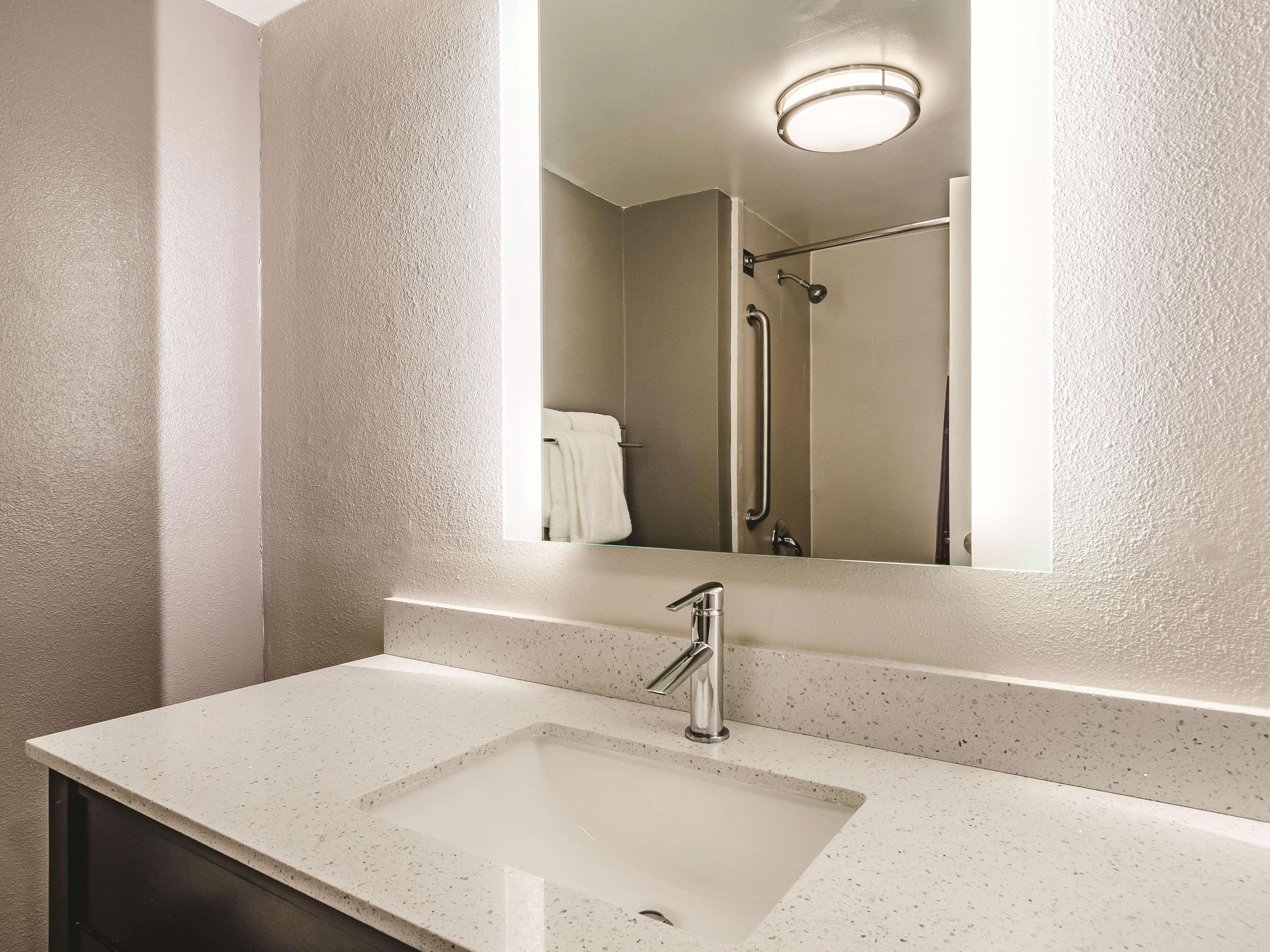 Hotel La Quinta By Wyndham Warwick Providence Airport Zewnętrze zdjęcie